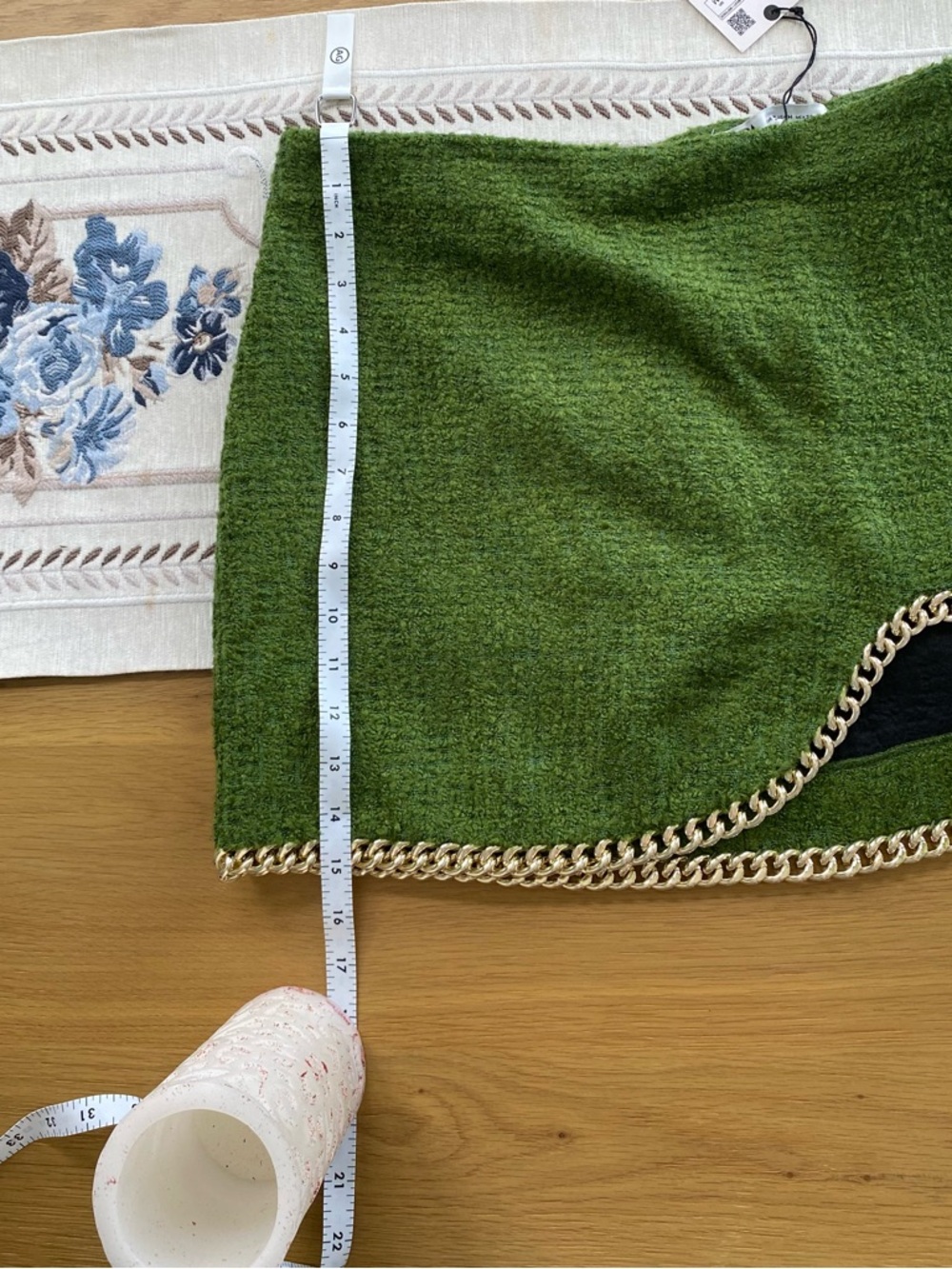 ZARA Green Textured Mini Skirt with Gold Chain Detail - NWT - Size M - Picture 5 of 7